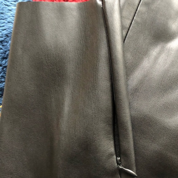 ZARA Black Faux-Leather Pants - Picture 6 of 9